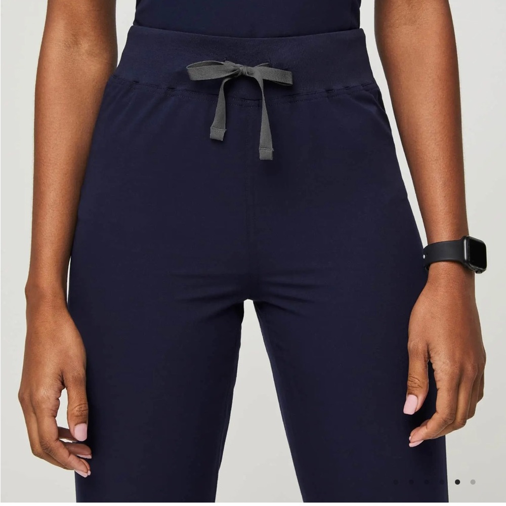 NWT FIGS HW Livingston scrub pants  size Large Navy PO 5854 - Picture 2 of 7